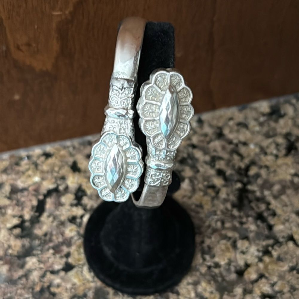 Unmarked SS bypass bracelet